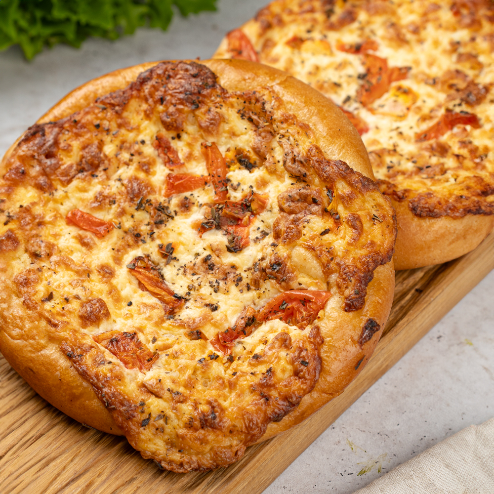 Изображение товара Хачапури с томатом и базиликом | 180 г