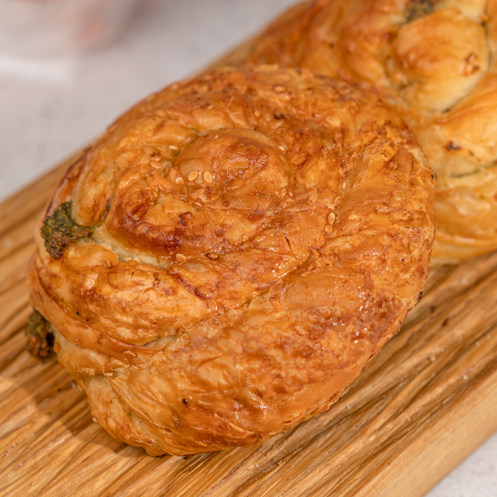 Изображение товара Улитка шпинат с сыром 160 г — готовая выпечка