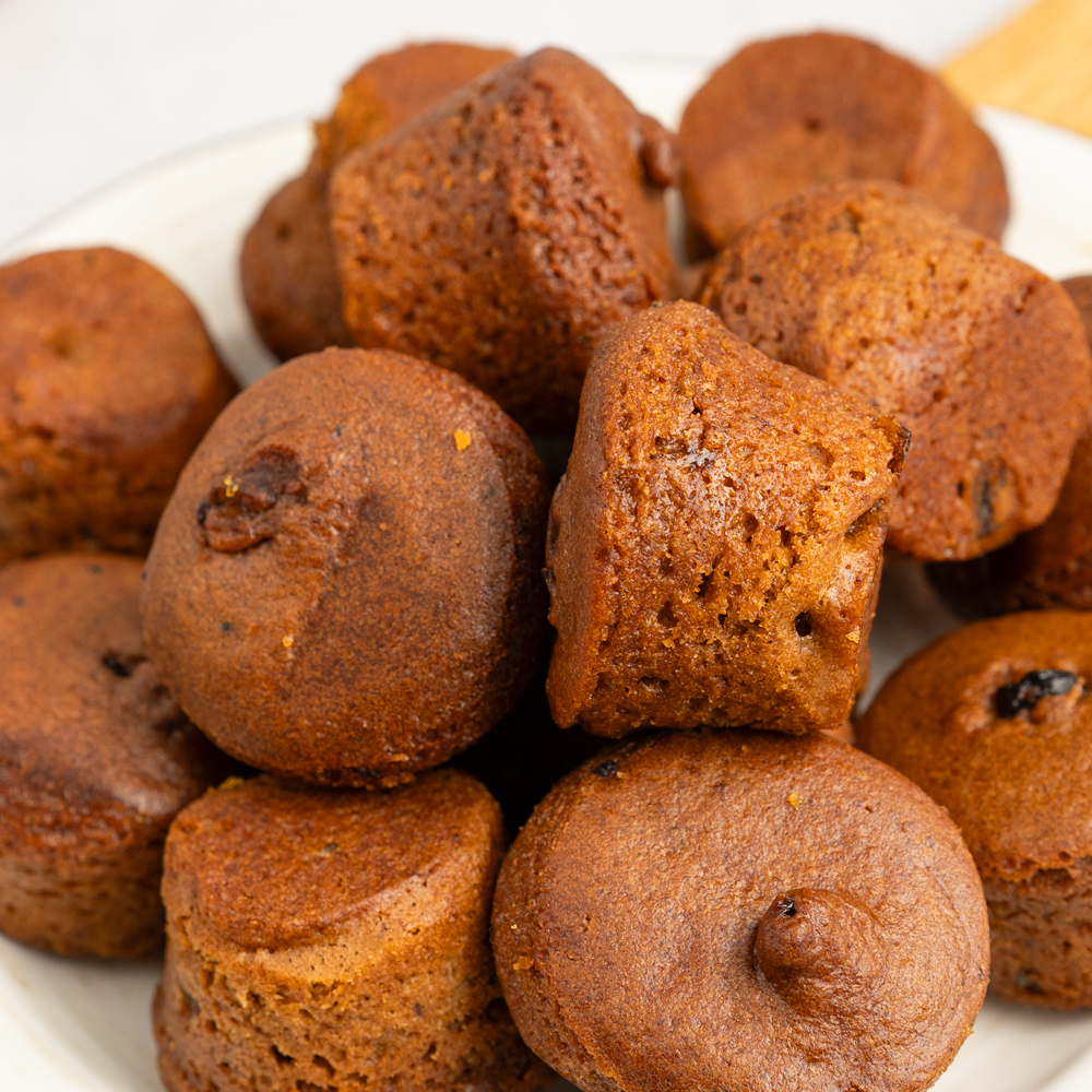 Изображение товара Медовый кекс с изюмом 380 г — ПЕКАРНЯ SPAR