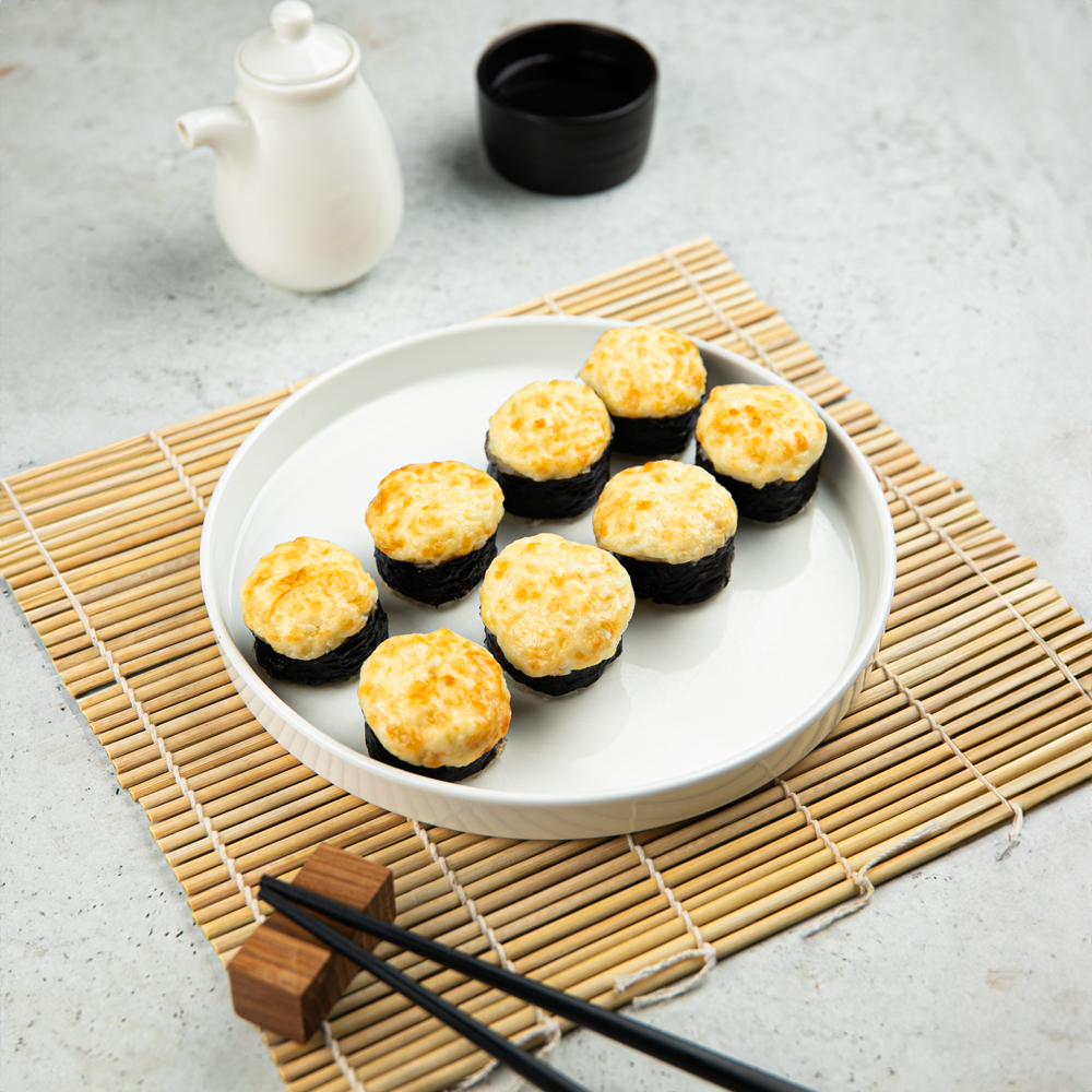 Изображение товара Запечённый ролл с лососем и крабом 12 ч