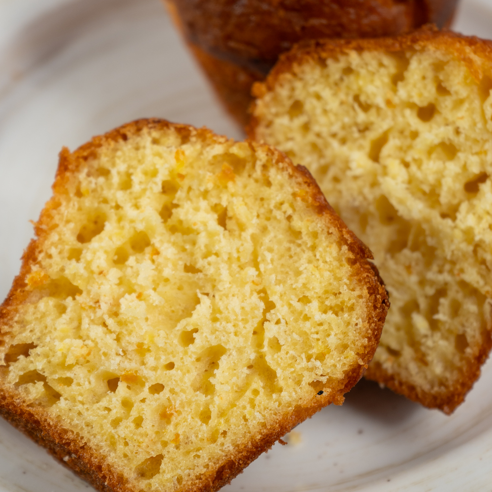 Изображение товара Маффины Апельсиновые 2x100 г — нежный бисквит с цедрой