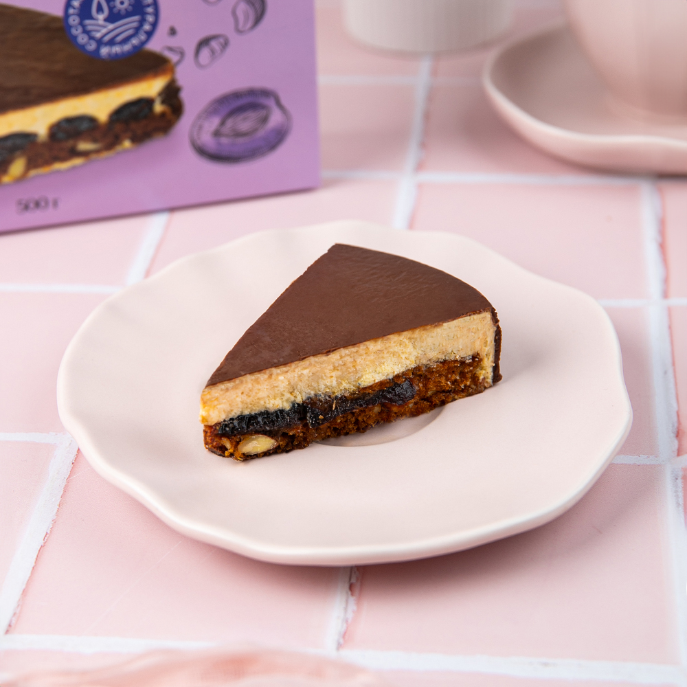 Изображение товара Торт Особая Коллекция Шоколадно-Ореховый с Черносливом 500г