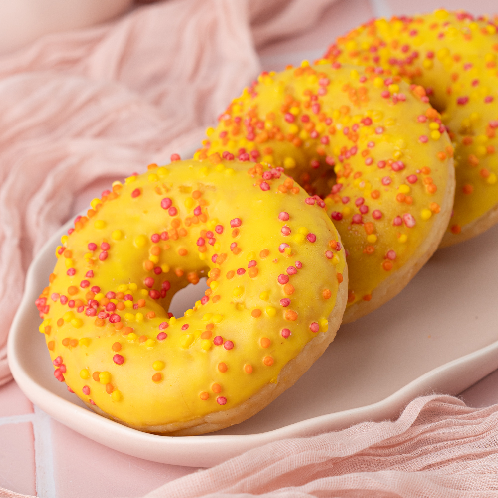 Изображение товара Донат Stokson с Начинкой Манго и Глазурью 70г