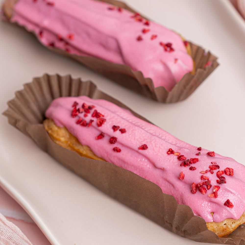 Изображение товара Эклер с рикоттой и малиной 2 шт