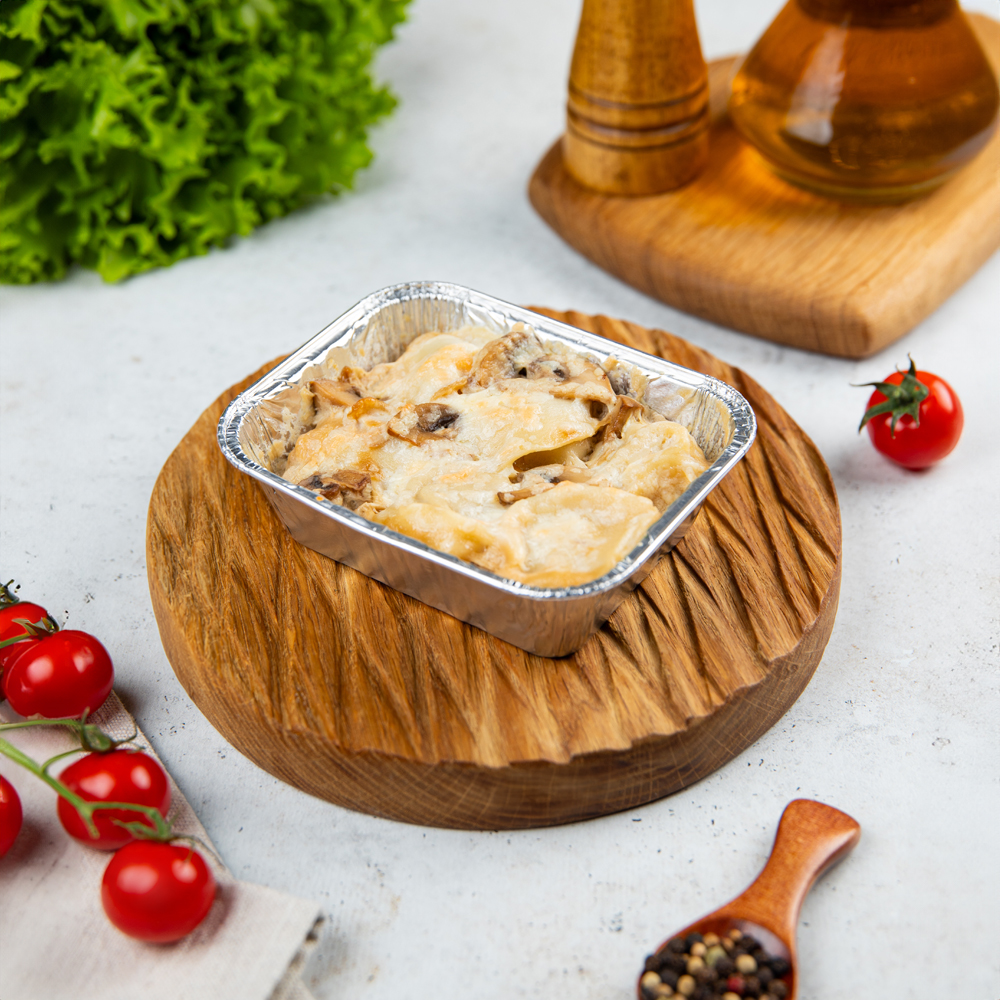 Изображение товара Пельмени Сибирские Запеченные с Грибами и Соусом Бешамель