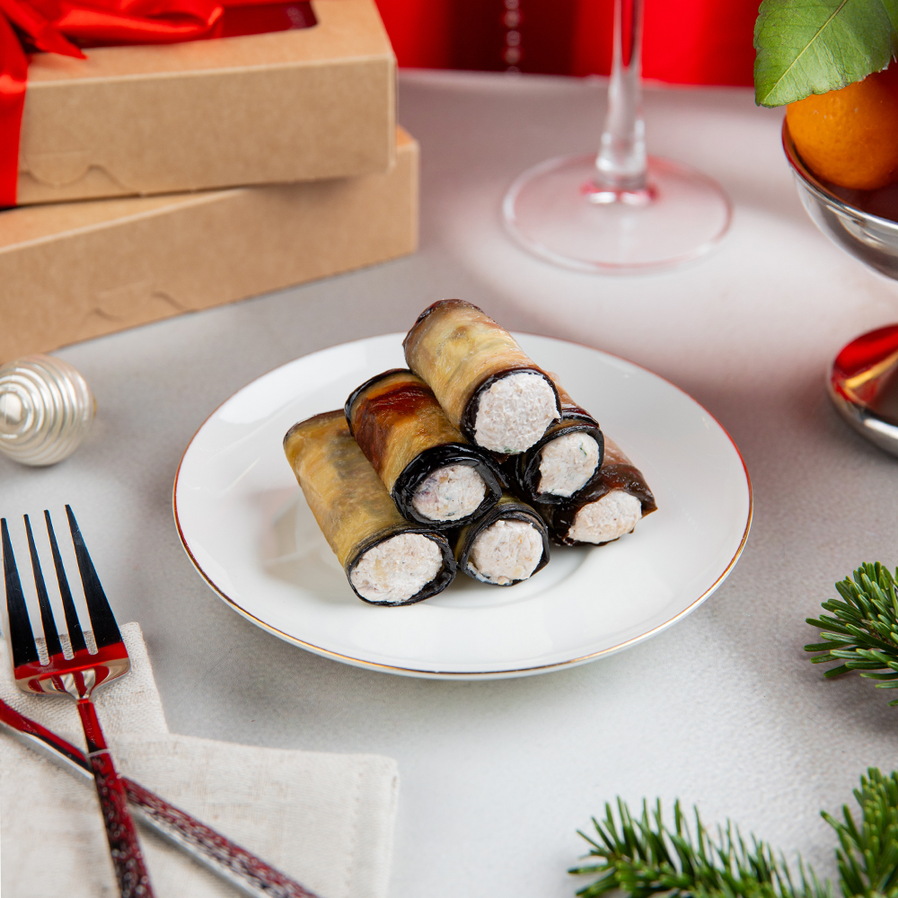 Изображение товара Баклажаны с сыром и орехами — рулетики, 12 ч охлаждения