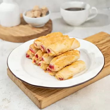 Изображение товара Рулетик с Вишней и Ванильным Кремом